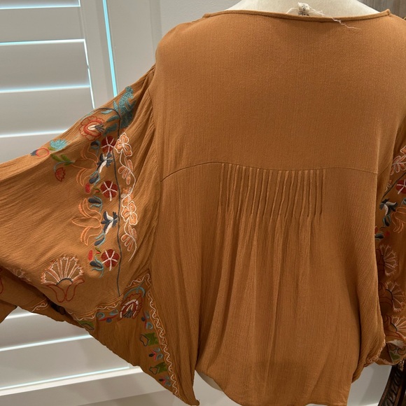 Easel Embroidered Brown Women's Top - Picture 4 of 4